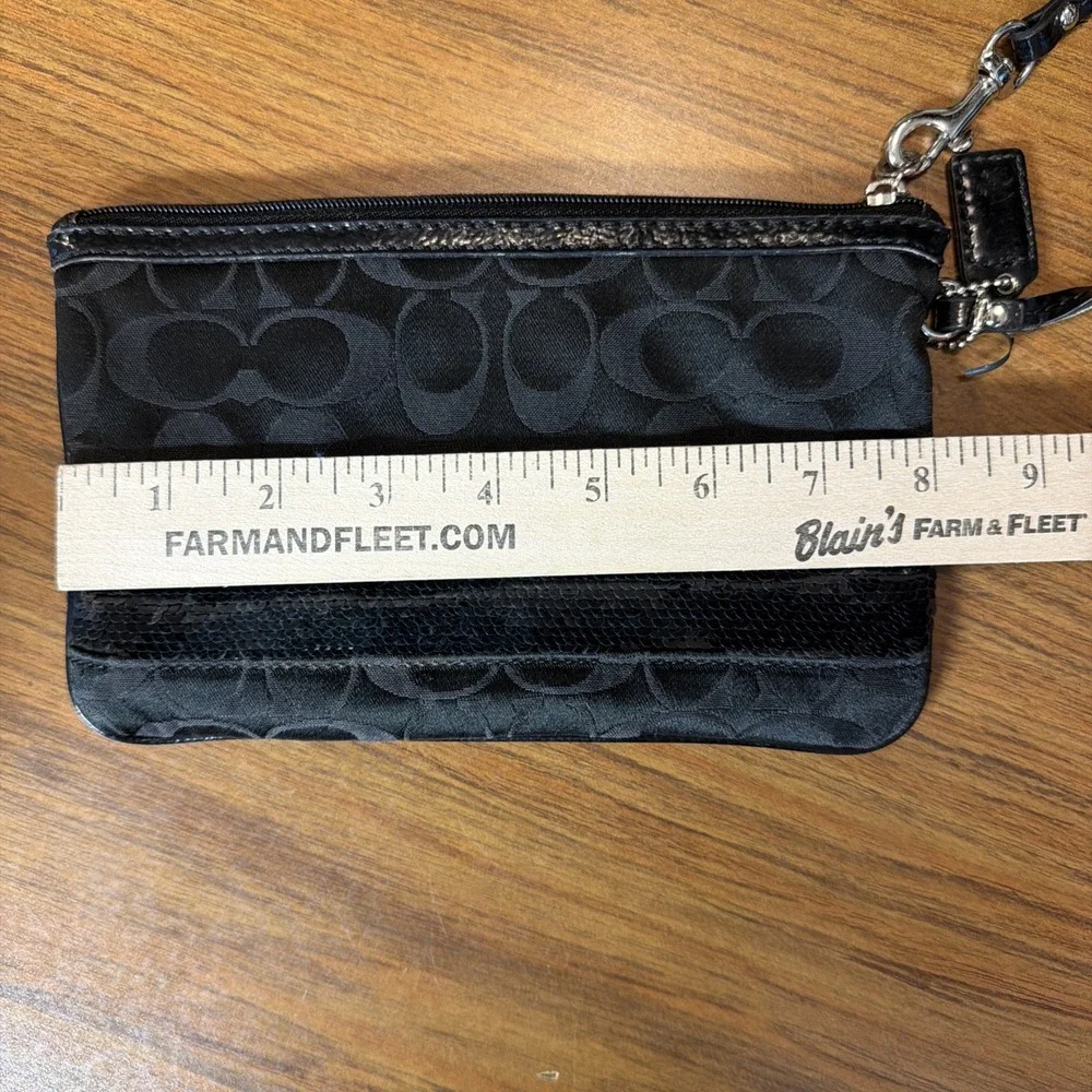 Coach Clutch Wristlet Black On Black On Black Bougie Rachet See Description